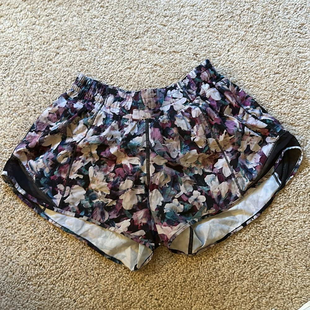 Lululemon floral short